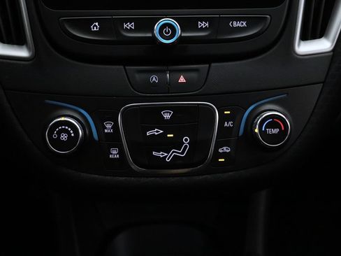 Used 2022 Chevrolet Malibu LS FWD image 28