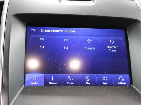 Used 2020 Ford Edge Titanium FWD image 31