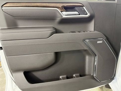 Used 2025 GMC Sierra 1500 Elevation w/ Preferred Package image 10