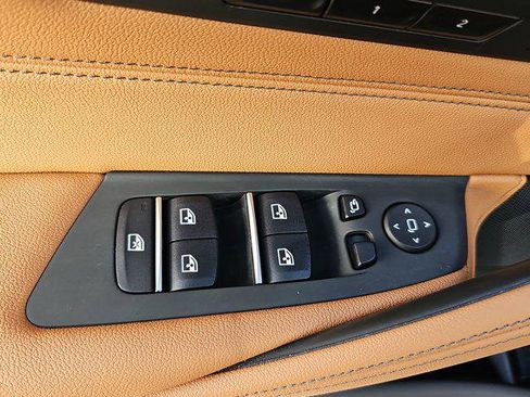 Certified 2023 BMW 530e w/ M Sport Package image 28