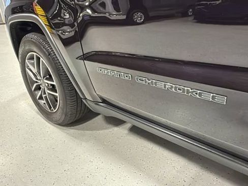 Used 2021 Jeep Grand Cherokee Limited image 17