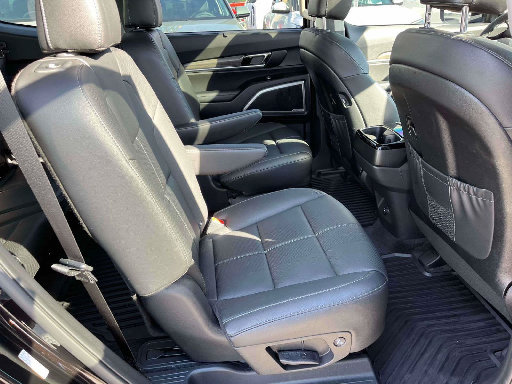 Used 2021 Kia Telluride EX w/ EX Premium Package AWD/4WD image 11