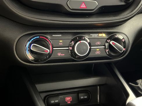 Used 2021 Kia Soul LX image 19