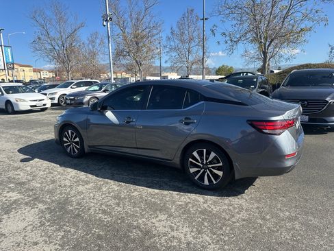 Used 2024 Nissan Sentra SV w/ SV Premium Package image 4