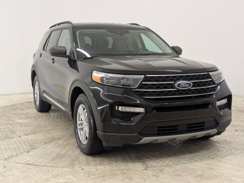 Certified 2024 Ford Explorer XLT w/ Equipment Group 202A image 7