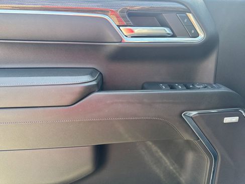 Used 2023 Chevrolet Silverado 1500 LT Trail Boss w/ LT Trail Boss Premium Package AWD/4WD image 20