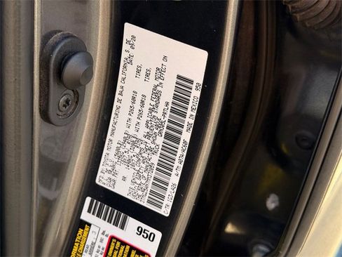 Used 2021 Toyota Tacoma Limited image 25