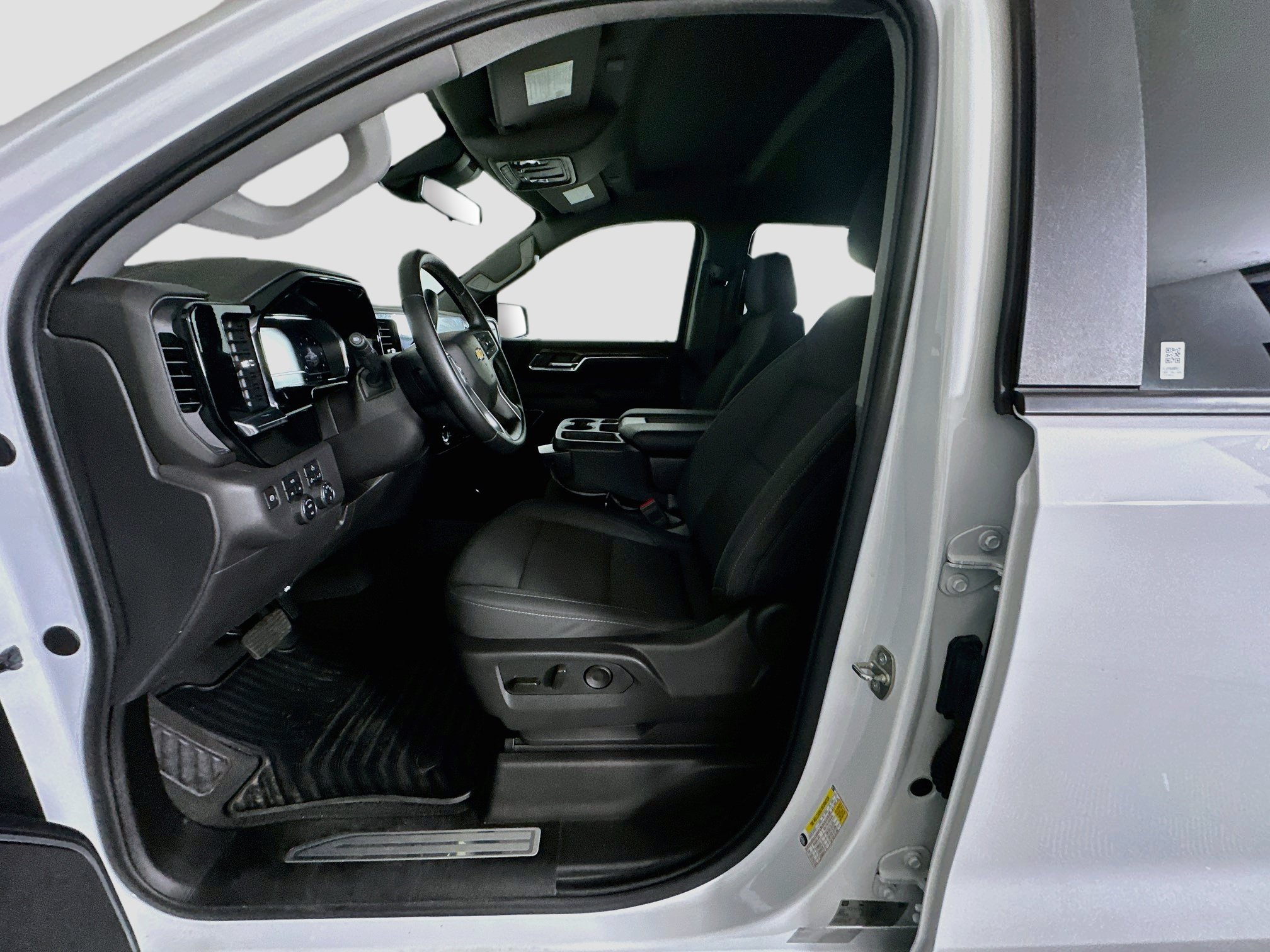 Used 2024 Chevrolet Silverado 1500 LT AWD/4WD image 13
