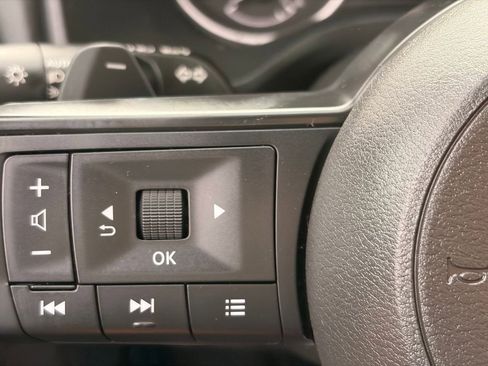 Certified 2023 Nissan Rogue S FWD image 29