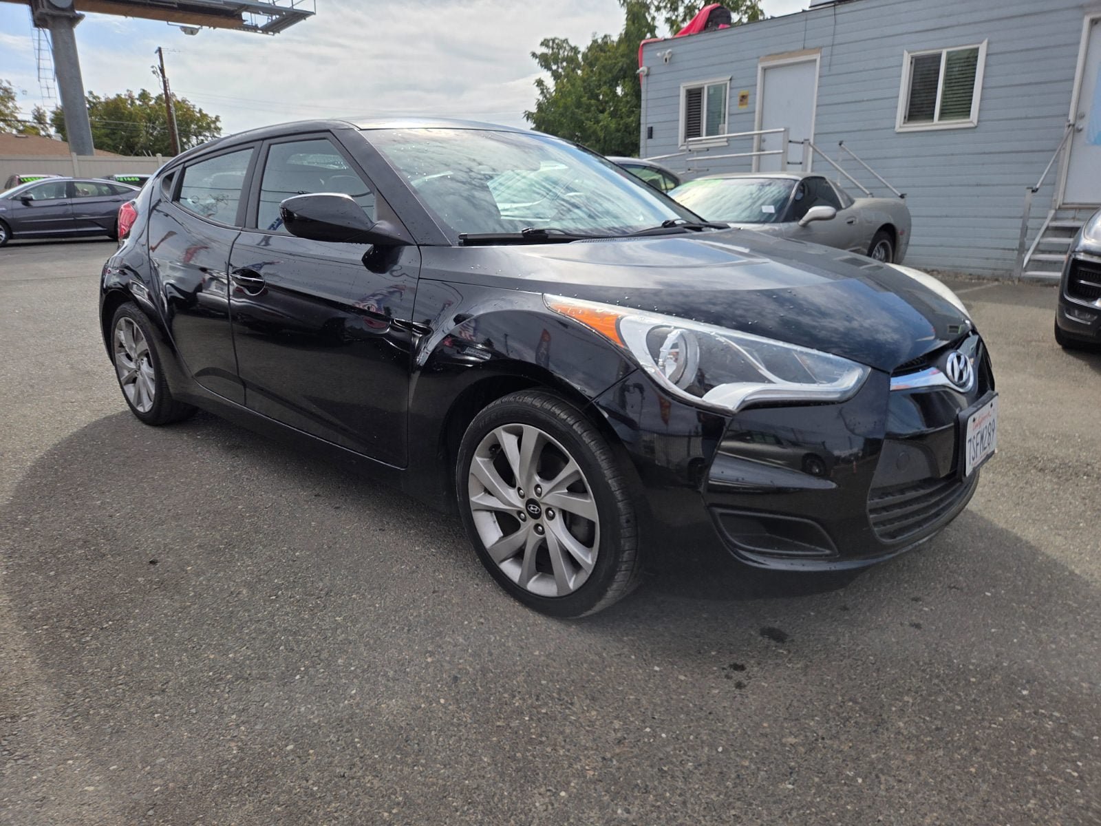 Used 2016 Hyundai Veloster FWD image 4