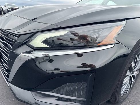 Used 2025 Nissan Altima 2.5 SV FWD image 21