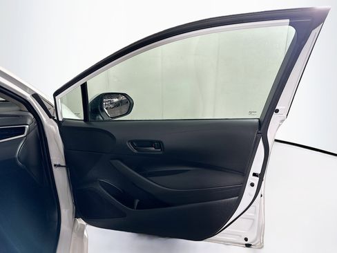 Used 2024 Toyota Corolla LE image 29