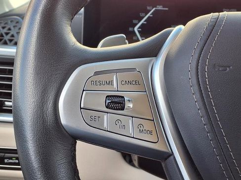 Used 2025 BMW X7 xDrive40i image 12