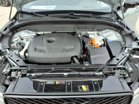 New 2026 Volvo XC60 T8 Ultra w/ Climate Package image 10