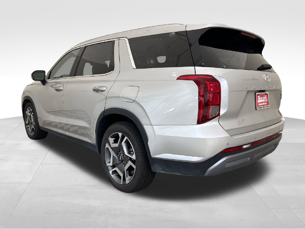 Used 2024 Hyundai Palisade SEL w/ Premium Package AWD/4WD image 3