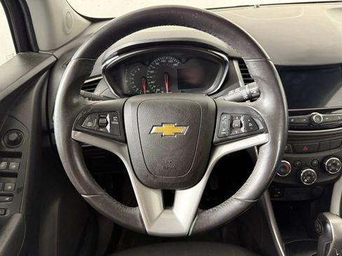 Used 2018 Chevrolet Trax LT w/ LT Convenience Package image 14