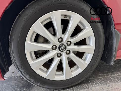 Used 2019 Toyota Camry LE image 4