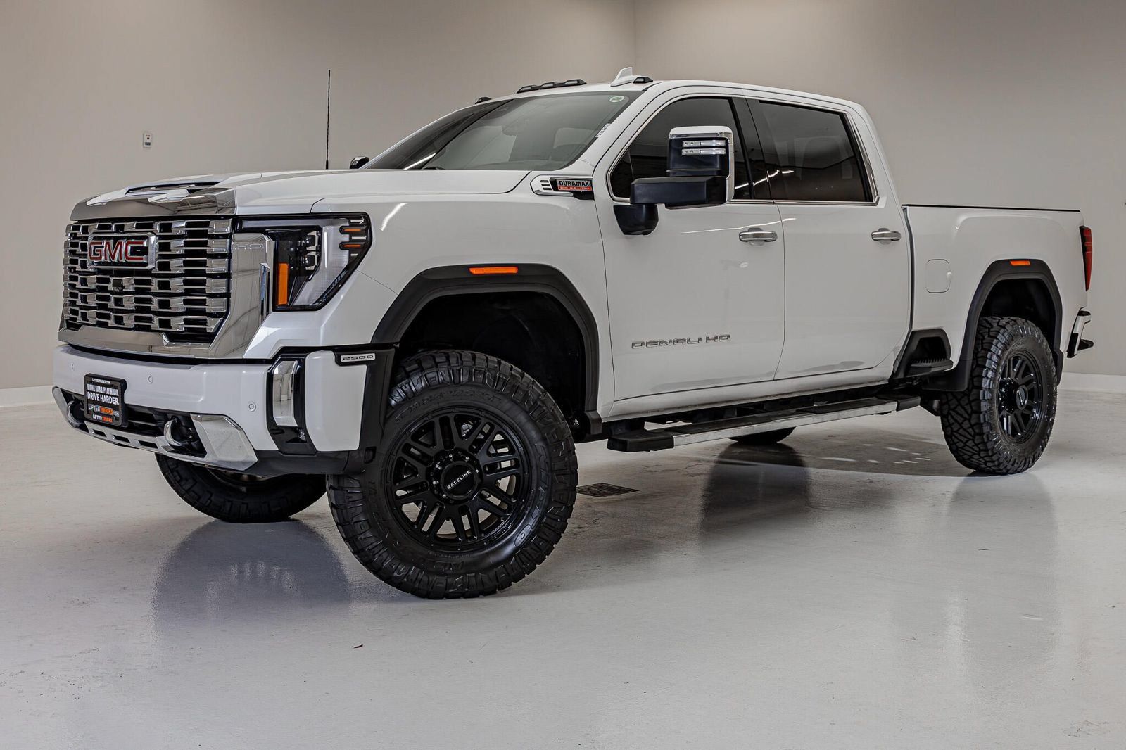 Used 2024 GMC Sierra 2500 Denali w/ Denali Reserve Package AWD/4WD image 5