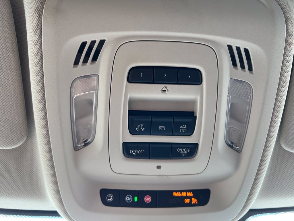 Used 2023 Buick Envision Avenir FWD image 19
