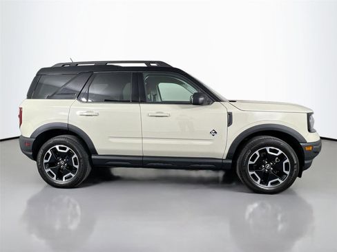 Used 2024 Ford Bronco Sport Outer Banks w/ Tech Package AWD/4WD image 7