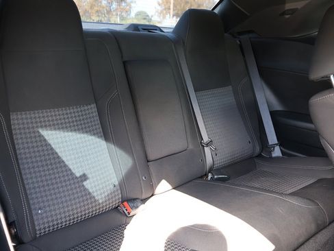 Used 2019 Dodge Challenger SXT image 27