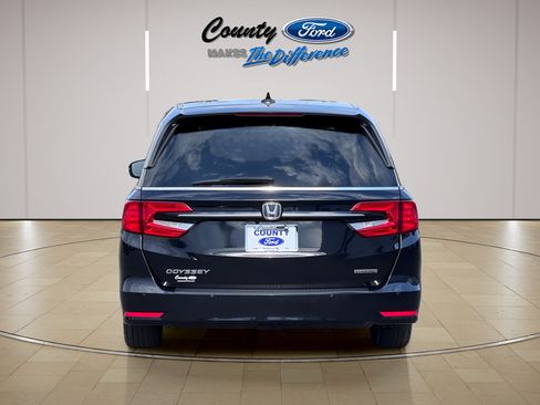 Used 2023 Honda Odyssey Touring image 3