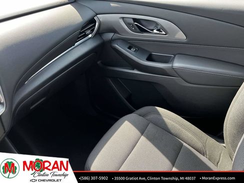 Certified 2023 Chevrolet Traverse LT FWD image 28