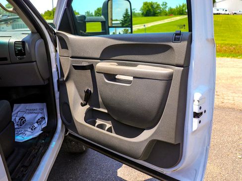 Used 2013 Chevrolet Silverado 2500 W/T w/ Snow Plow Prep Package image 25