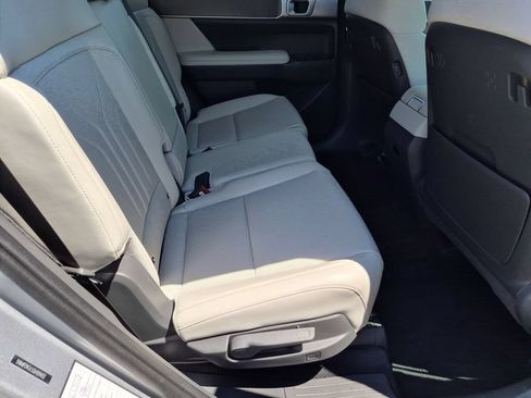 Used 2025 Hyundai Santa Fe SEL FWD image 30