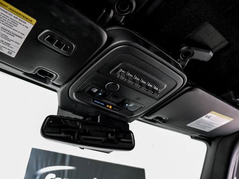 Used 2024 Ford Bronco Badlands image 29