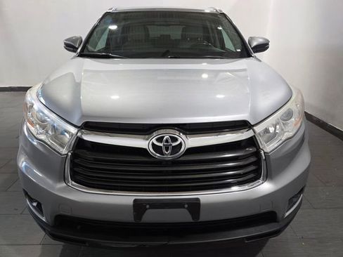 Used 2014 Toyota Highlander XLE AWD/4WD image 8