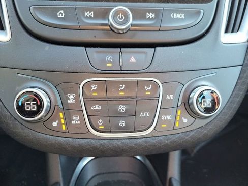 Used 2025 Chevrolet Malibu LT image 6