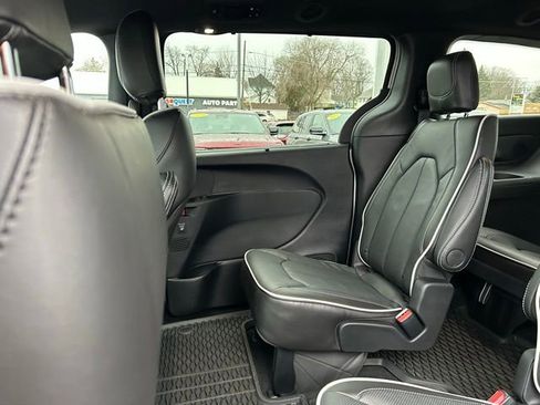 New 2026 Chrysler Pacifica Limited w/ S Appearance Package image 16