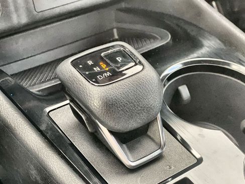 Used 2022 Nissan Rogue SV w/ SV Premium Package image 21