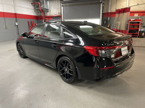 Used 2023 Honda Civic Sport image 8