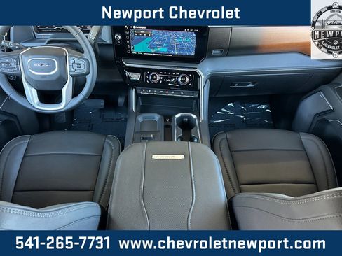 New 2025 GMC Sierra 3500 Denali w/ Technology Package image 11