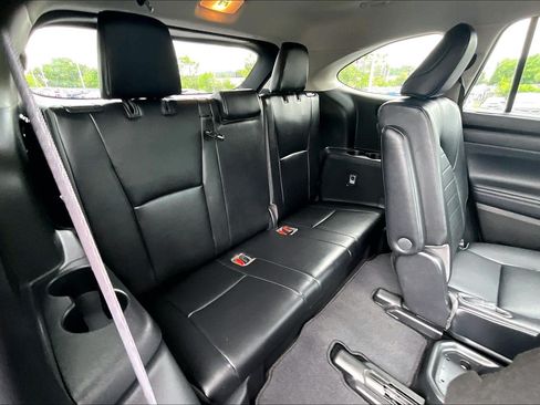 Used 2022 Toyota Highlander XLE AWD/4WD image 27
