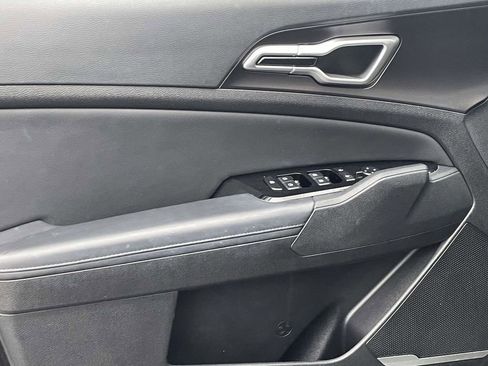 Used 2024 Kia Sportage EX image 23