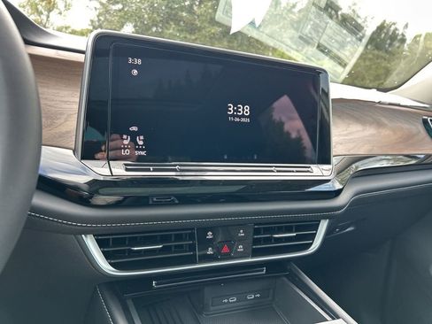 New 2026 Volkswagen Atlas SE image 32