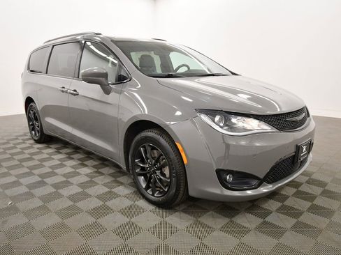 Used 2020 Chrysler Pacifica Touring-L w/ Advanced Safetytec Group AWD/4WD image 10