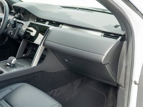 Used 2025 Land Rover Discovery Sport Dynamic SE image 20