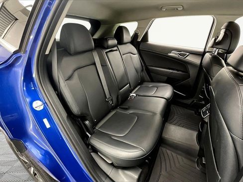 Used 2024 Kia Sportage EX image 27