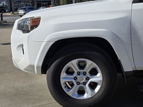 Used 2016 Toyota 4Runner SR5 image 17