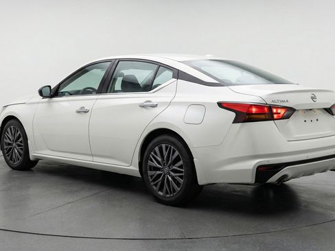 Used 2025 Nissan Altima 2.5 SV image 6
