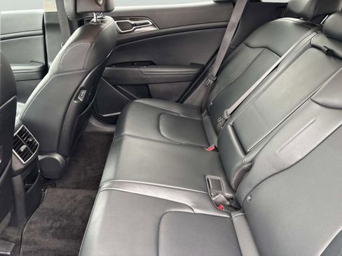 Used 2023 Kia Sportage EX image 17