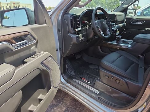 New 2026 Chevrolet Silverado 1500 LT Trail Boss w/ Convenience Package II AWD/4WD image 9