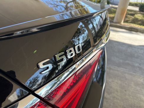 Used 2022 Mercedes-Benz S 580 4MATIC Sedan w/ AMG Line Package image 20