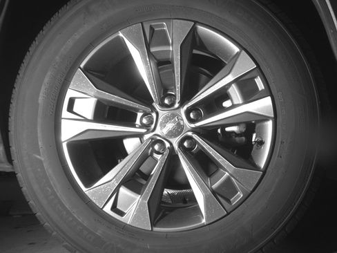 Used 2025 Chevrolet Equinox LT FWD image 15