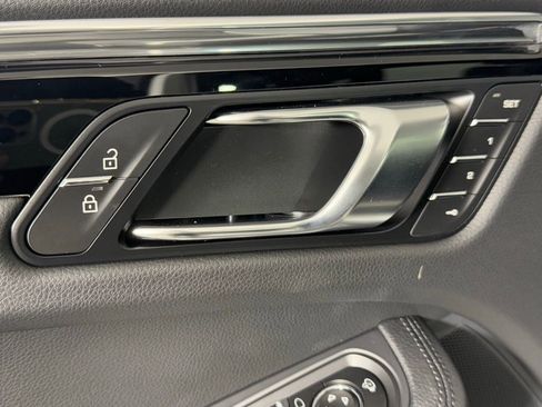 New 2026 Porsche Macan image 27