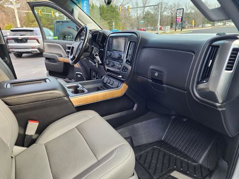 Used 2018 Chevrolet Silverado 2500 LTZ w/ Duramax Plus Package image 11